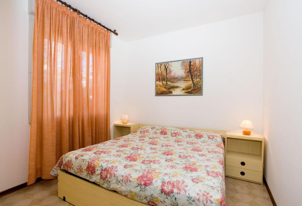 Olimpia Villa Bibione Buitenkant foto